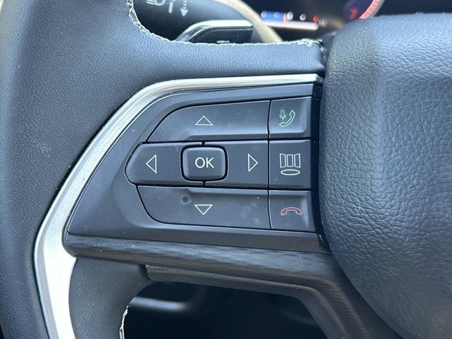 Used 2023 Jeep Grand Cherokee Altitude AWD/4WD image 20