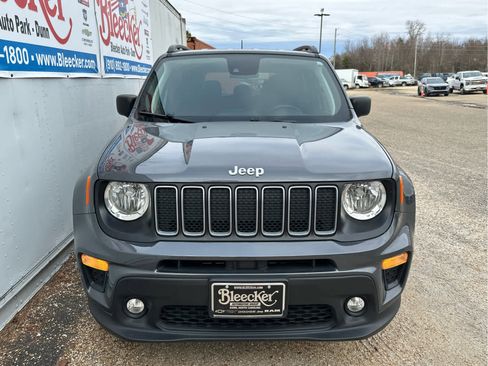 Used 2022 Jeep Renegade Latitude w/ Convenience Group image 5
