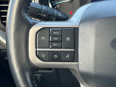 Used 2024 Ford Expedition XLT image 38