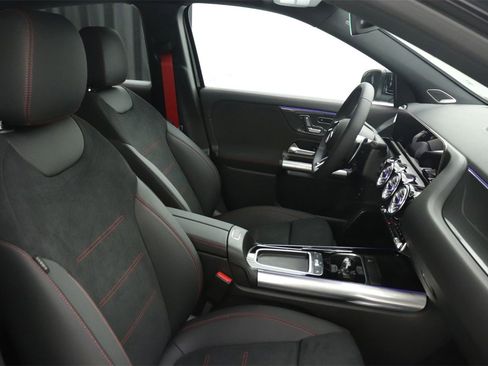 New 2025 Mercedes-Benz GLA 35 AMG GLA 35 AMG image 9