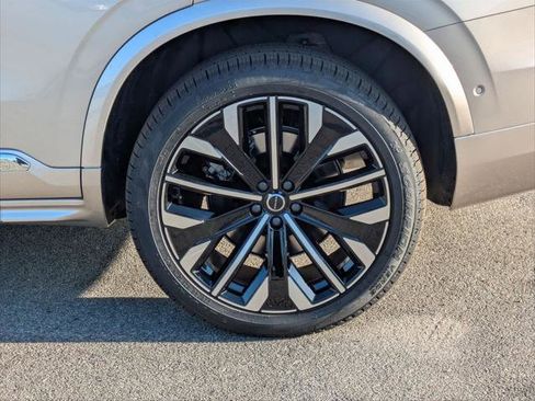 New 2026 Volvo XC90 T8 Plus w/ Protection Package Premier image 6