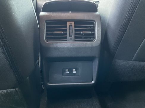 Used 2025 Nissan Rogue SV FWD image 14