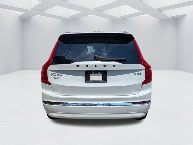 Certified 2024 Volvo XC90 B5 Plus AWD/4WD image 6