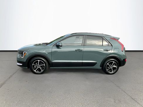 Used 2024 Kia Niro EX FWD image 4