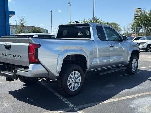 Used 2025 Toyota Tacoma SR5 w/ SR5 Upgrade Package RWD image 7