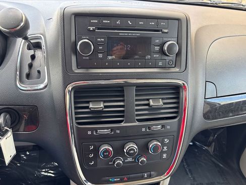 Used 2014 Dodge Grand Caravan SE w/ Quick Order Package 29E SE FWD image 14
