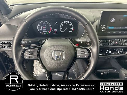 Used 2025 Honda HR-V Sport image 11