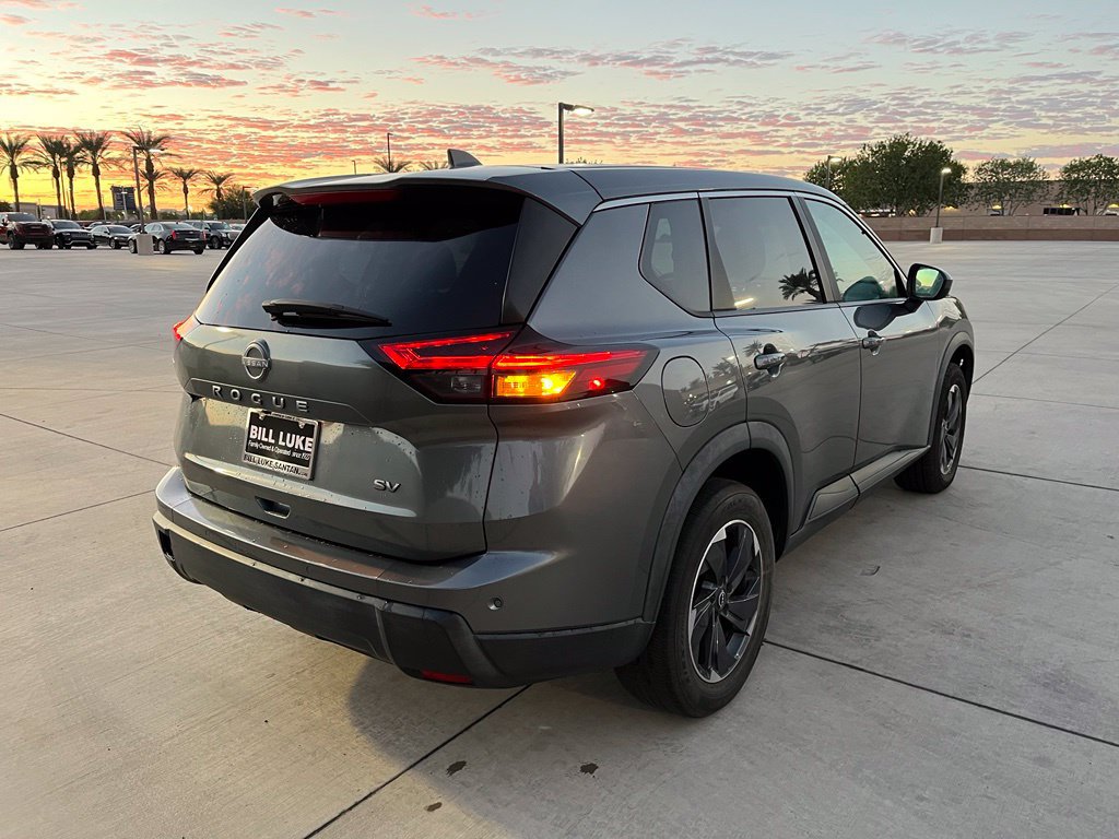 Used 2024 Nissan Rogue SV FWD image 7