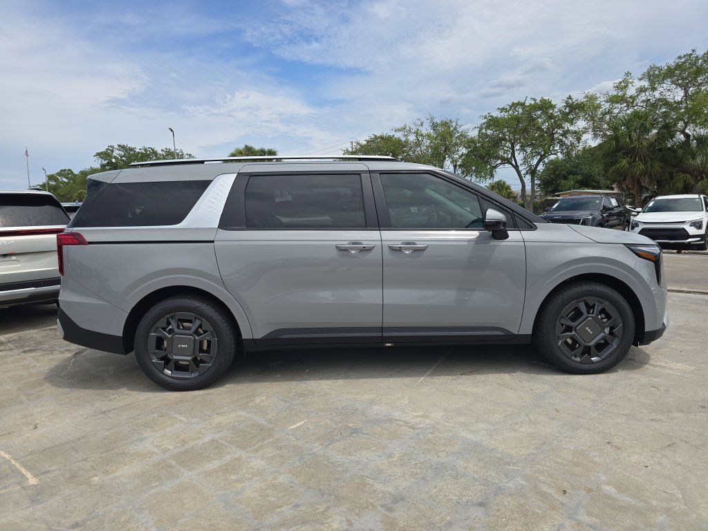 New 2026 Kia Carnival EX FWD image 9