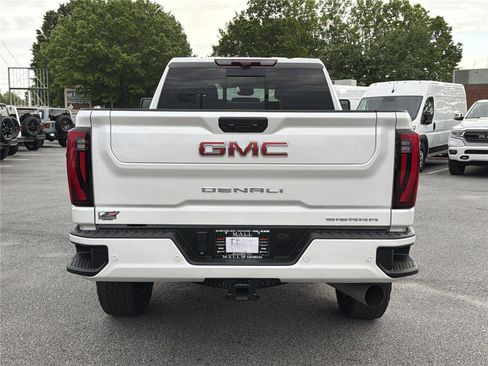 Used 2024 GMC Sierra 2500 Denali w/ Denali Reserve Package AWD/4WD image 5