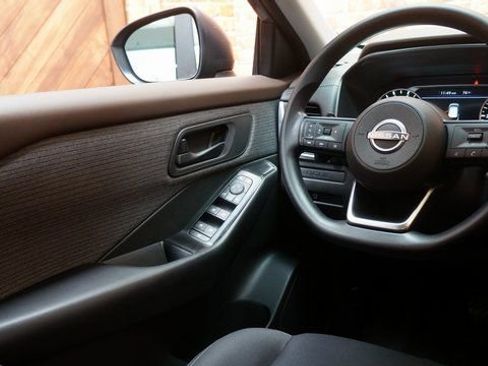 Certified 2023 Nissan Rogue S image 33