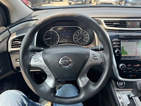 Used 2018 Nissan Murano S image 25