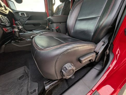 Used 2018 Jeep Wrangler Unlimited Rubicon image 16