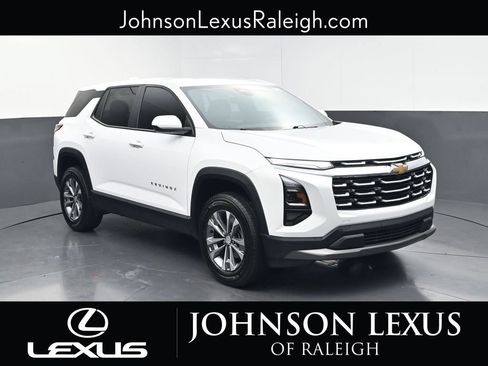 Used 2025 Chevrolet Equinox LT FWD image 3
