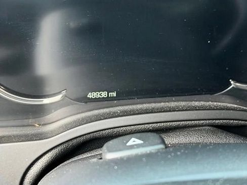 Used 2016 Cadillac Escalade Luxury AWD/4WD image 5