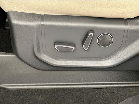 Used 2024 Ford Expedition Max Limited image 19