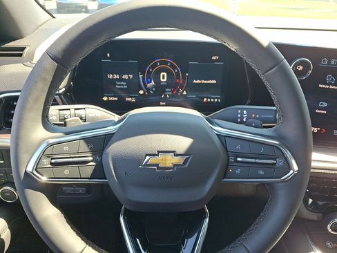 New 2026 Chevrolet Suburban Premier w/ Sun And Tow Package AWD/4WD image 17
