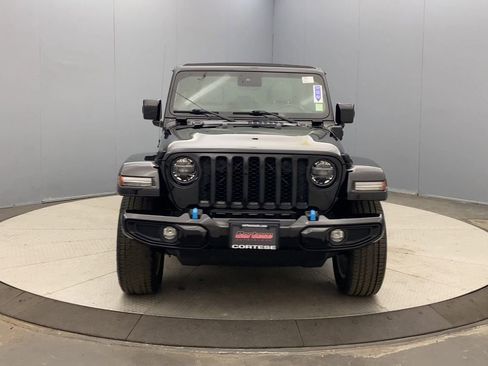 Used 2022 Jeep Wrangler Unlimited Sahara AWD/4WD image 8