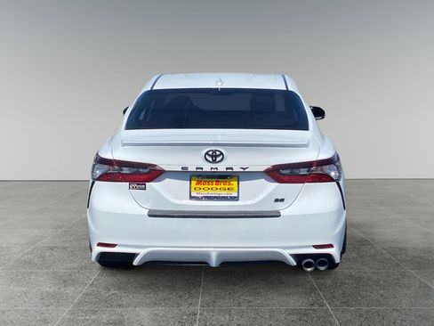 Used 2021 Toyota Camry SE FWD image 4