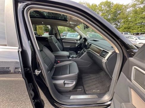 Certified 2023 Volkswagen Atlas SE w/ Panoramic Sunroof Package AWD/4WD image 29