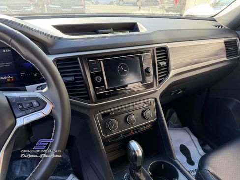Used 2022 Volkswagen Atlas Cross Sport SE image 36