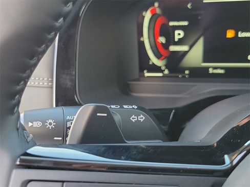 New 2025 Nissan Pathfinder Platinum image 7