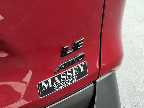 Used 2020 Toyota RAV4 LE image 10