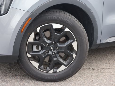 Used 2025 Kia Sorento S FWD image 25