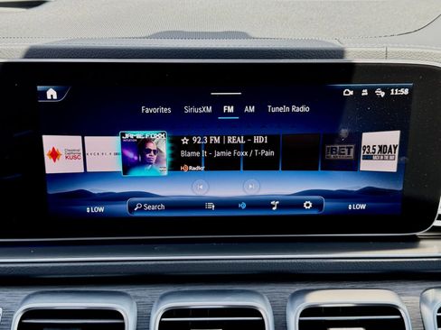 Used 2025 Mercedes-Benz GLS 580 4MATIC image 35