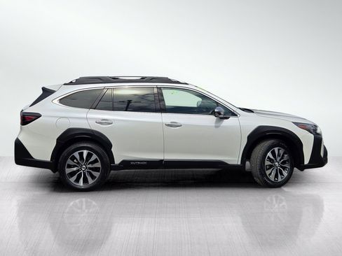 Used 2024 Subaru Outback Touring XT AWD/4WD image 3