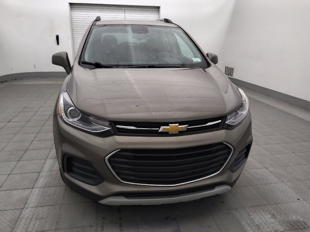 Used 2020 Chevrolet Trax LT w/ Sun & Sound Package FWD image 14