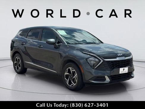 Used 2023 Kia Sportage LX FWD image 2