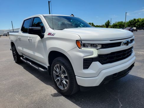 Certified 2025 Chevrolet Silverado 1500 RST AWD/4WD image 3