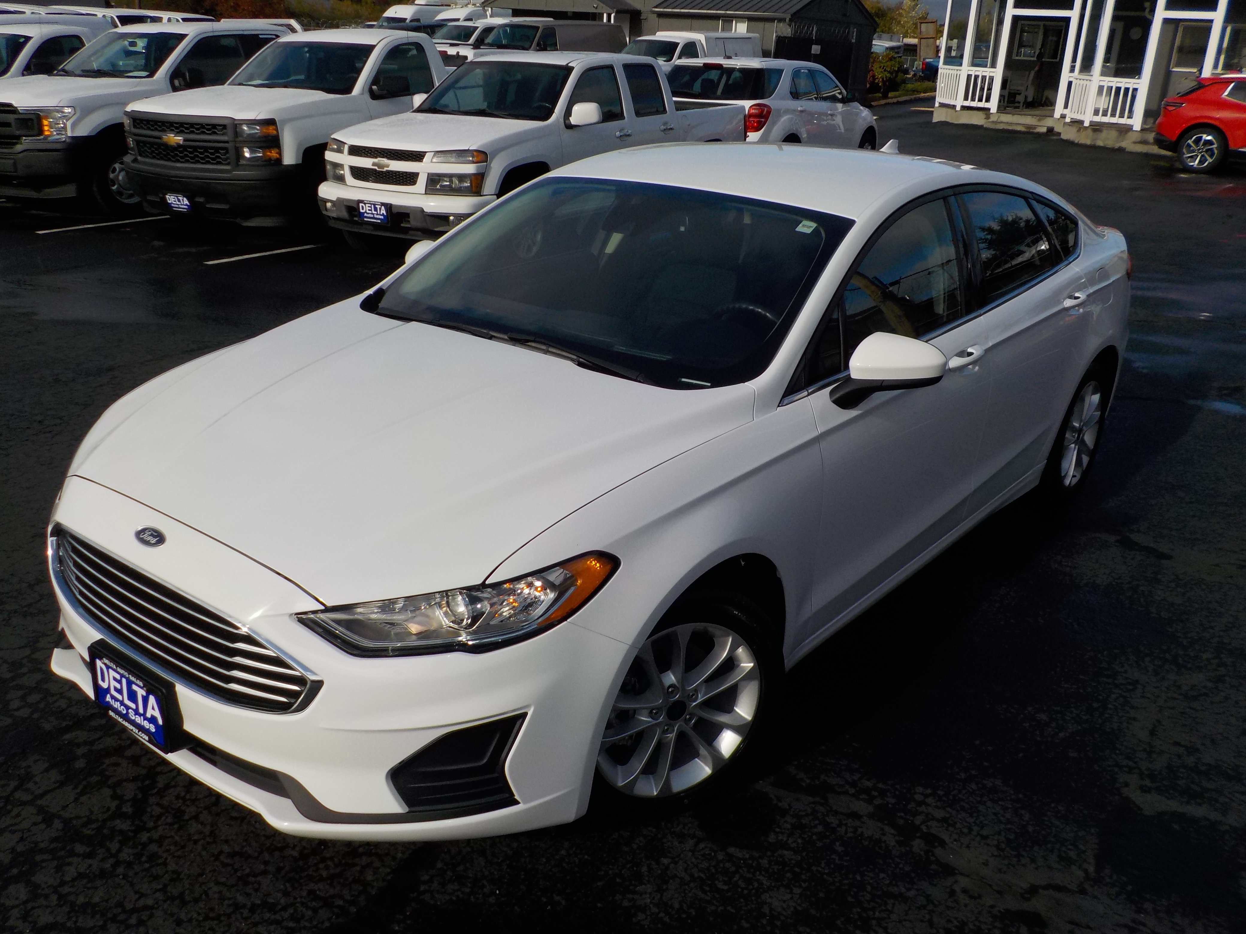 Used 2020 Ford Fusion SE FWD image 4