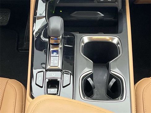 Certified 2025 Lexus NX 250 FWD w/ Towing Package (2000 Lbs) image 17