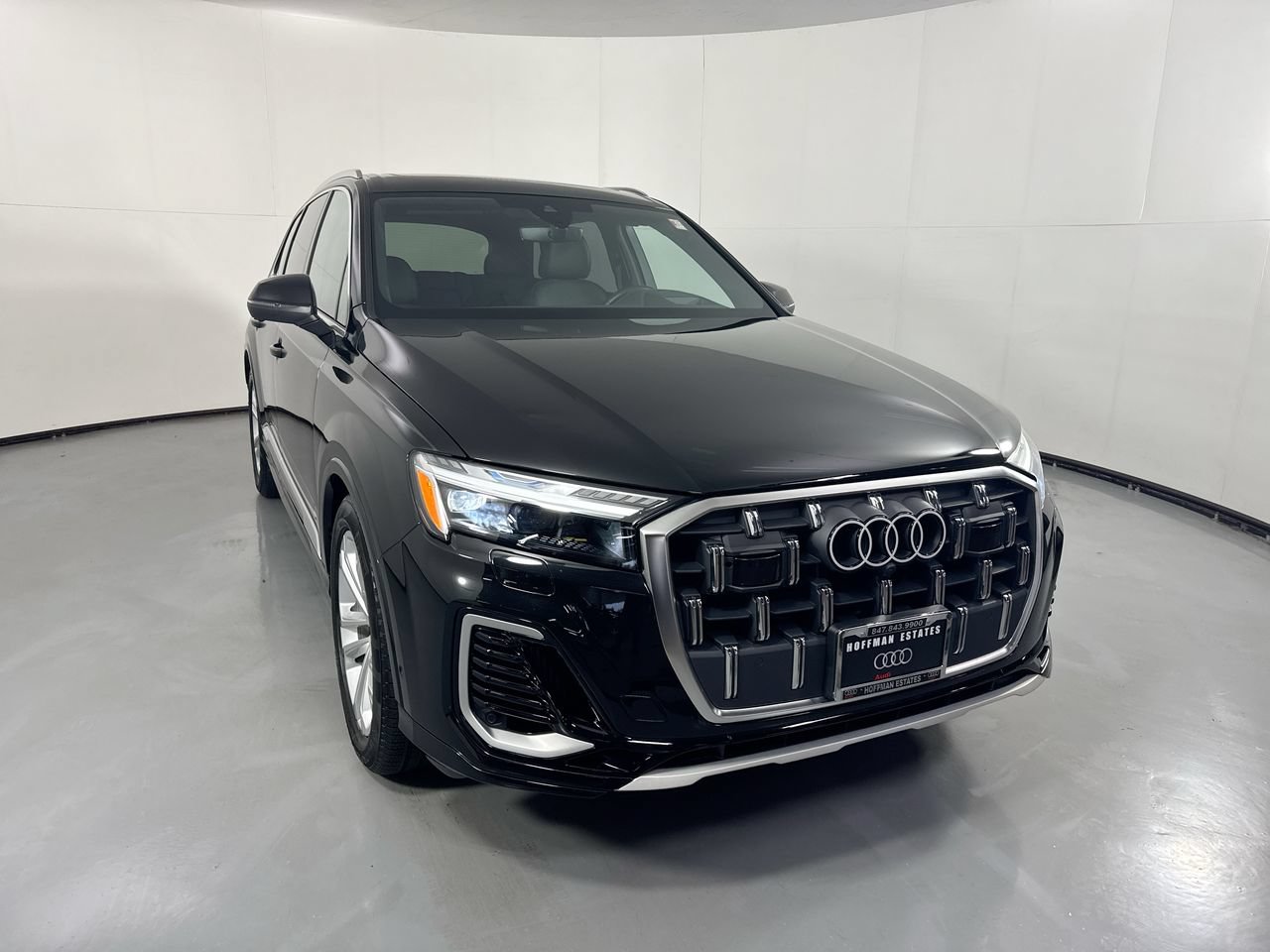 Used 2025 Audi Q7 3.0T Prestige w/ Prestige Package AWD/4WD image 3