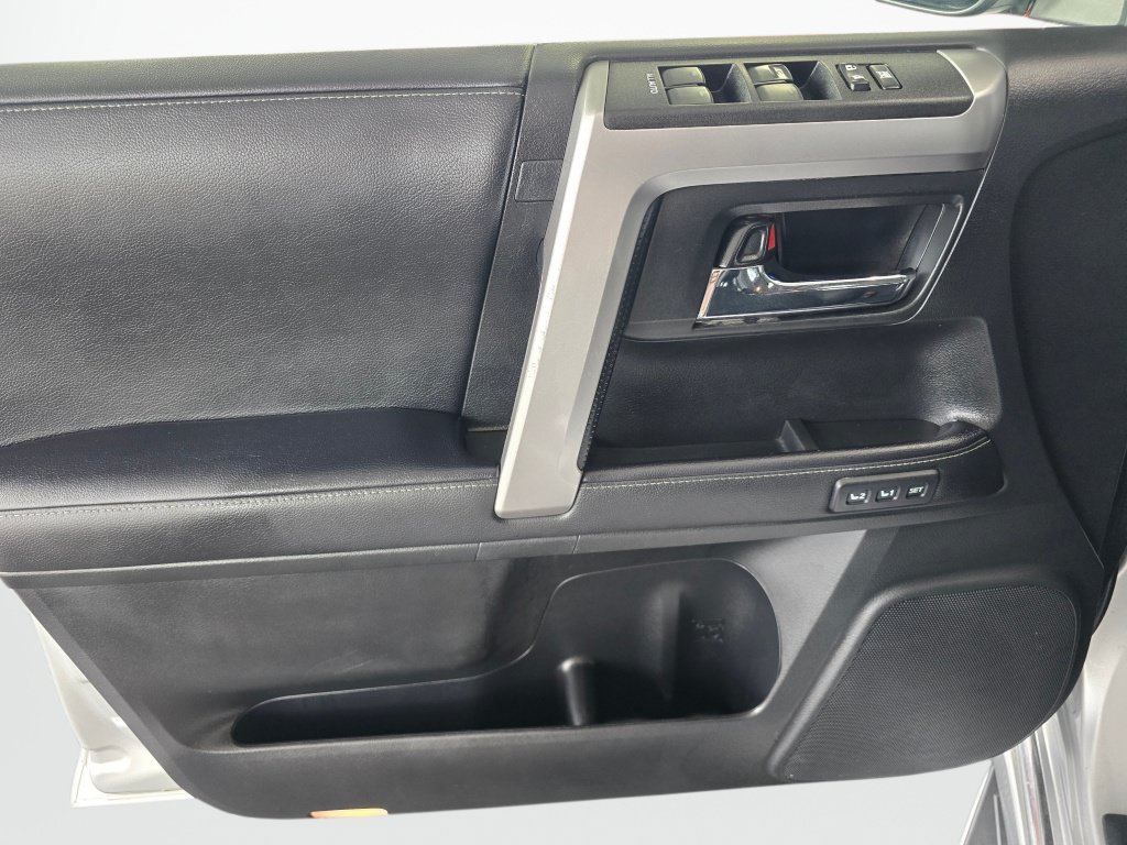 Used 2021 Toyota 4Runner Limited AWD/4WD image 33