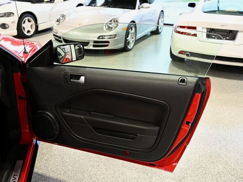 Used 2007 Ford Mustang Shelby GT500 RWD image 39