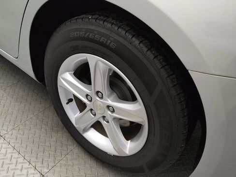 Used 2020 Chevrolet Malibu LS FWD image 31