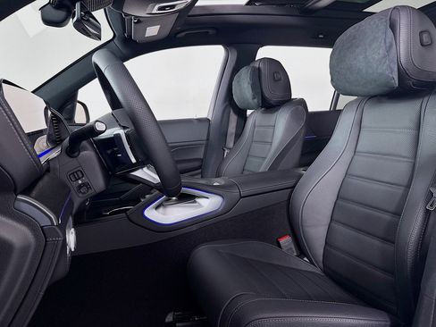 New 2026 Mercedes-Benz GLS 580 4MATIC image 17