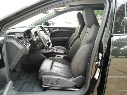Used 2022 Audi Q4 e-tron Prestige w/ S Line Plus Package AWD/4WD image 16