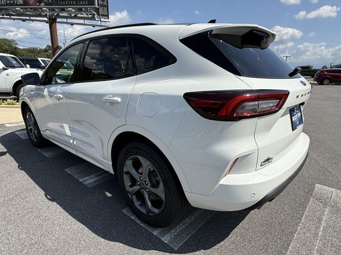 Used 2023 Ford Escape ST-Line w/ Tech Pack #1 AWD/4WD image 7