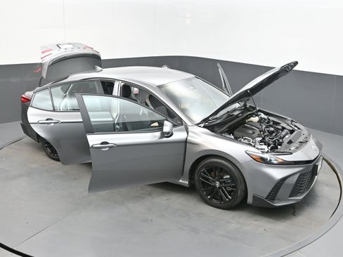 Used 2025 Toyota Camry SE FWD image 37