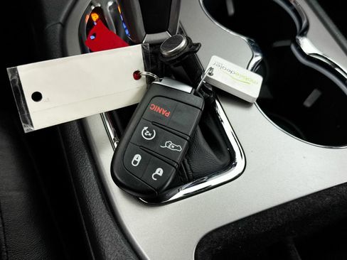 Used 2019 Jeep Grand Cherokee Altitude RWD image 37