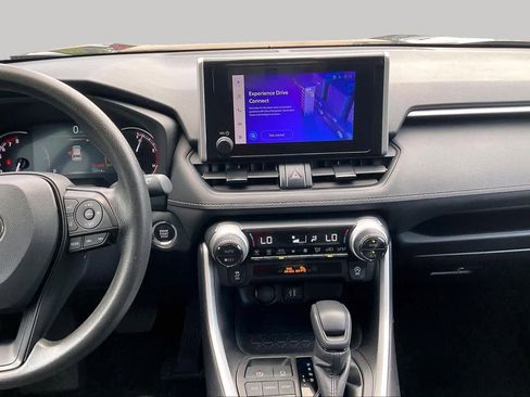 Used 2024 Toyota RAV4 XLE FWD image 7