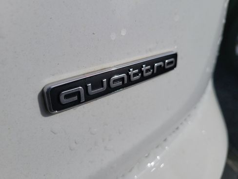 Used 2020 Audi Q5 2.0T Premium w/ Titanium Sport Package image 8