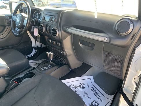 Used 2018 Jeep Wrangler Unlimited Sport S image 28