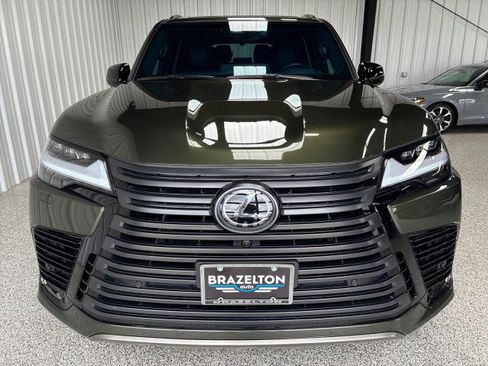 Used 2025 Lexus LX 700h Overtrail w/ Accessory Package (Z1) AWD/4WD image 5