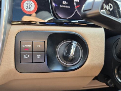 Used 2022 Porsche Cayenne Platinum Edition image 27