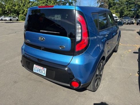Used 2016 Kia Soul + w/ Designer's Package FWD image 2